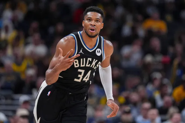  يانيس أنتيتوكونمبو (أ.ب)