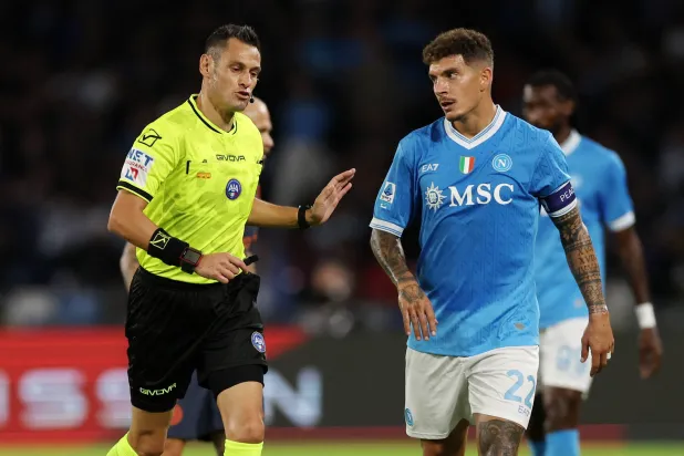 الحكم ماوريتسيو مارياني (رويترز)