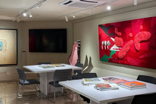 لوحة بتوقيع المغربي محمد أرجدال عن غزّة (مؤسسة دلول الفنية)

