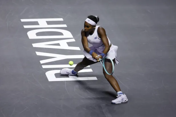 الأميركية كوكو غوف حققت فوزها الأول بالرياض (رويترز)