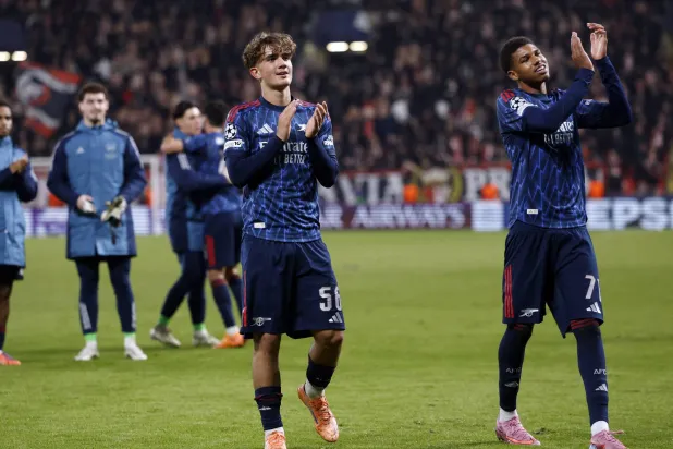 لاعب وسط آرسنال الإنجليزي ماكس داومان (رويترز) 