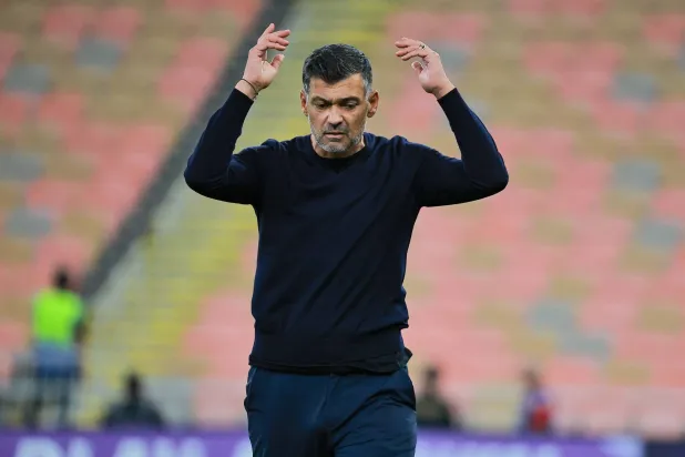 البرتغالي سيرجيو كونسيساو مدرب الاتحاد (تصوير: محمد المانع)