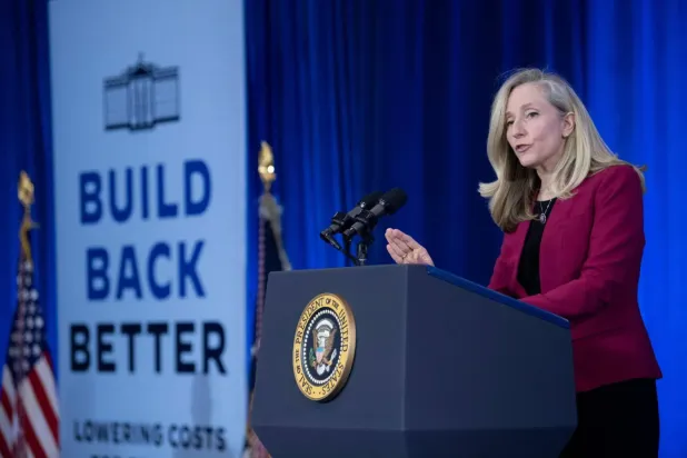 Virginia valisi seçilen Demokrat Abigail Spanberger (Arşiv- AFP)