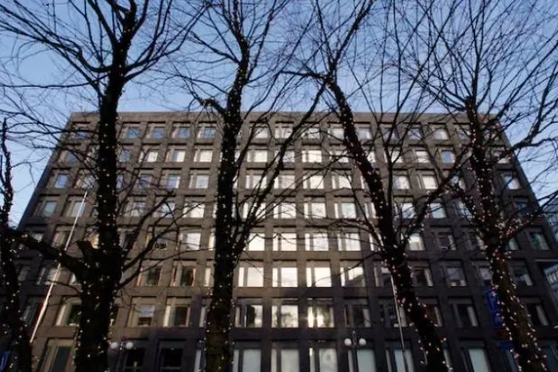 مقر البنك المركزي السويدي في ستوكهولم (رويترز)