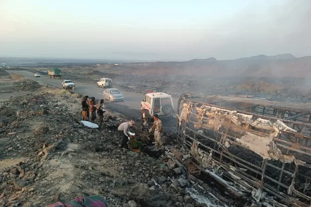 الحادث وقع عند اصطدام سيارة وحافلة ركاب وأودى بحياة أكثر من 30 شخصاً (فيسبوك)