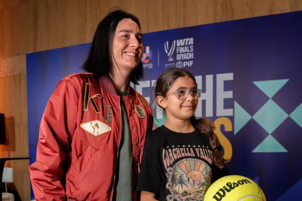 أنس جابر خلال وجودها في الرياض (الاتحاد السعودي للتنس)