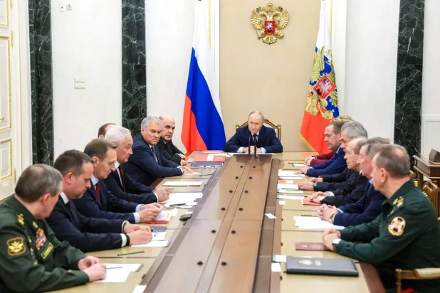 الرئيس الروسي فلاديمير بوتين يترأس اجتماعاً لمجلس الأمن الروسي بالكرملين في موسكو 5 نوفمبر 2025 (أ.ف.ب)