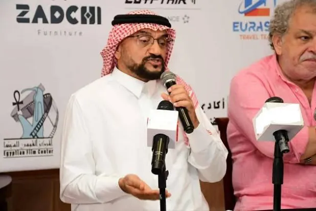 العباس متحدثاً خلال ندوته التي أدارها المخرج أشرف فايق (إدارة المهرجان)