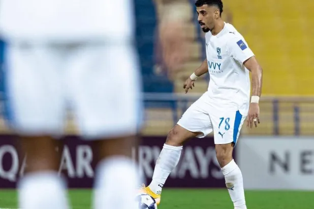 علي لاجامي خلال مشاركته في مواجهة الغرافة (نادي الهلال) 