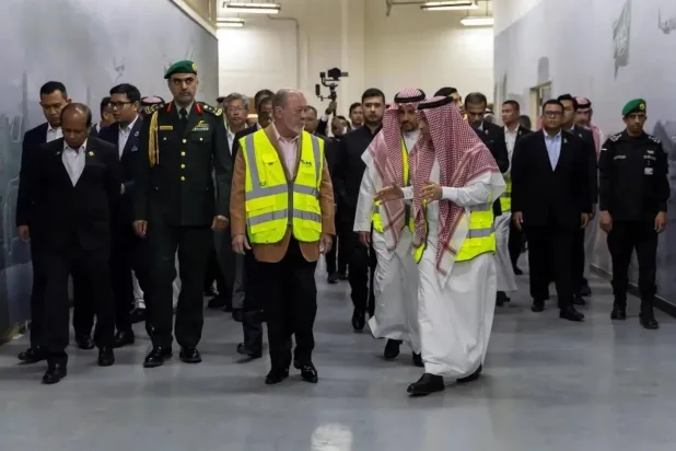 Malaysia’s King Sultan Ibrahim Sultan Iskander was briefed on the advanced capabilities of SAMI (SPA) 