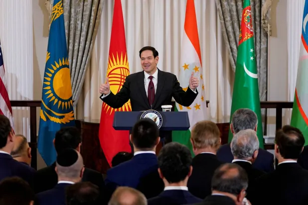 وزير الخارجية الأميركي ماركو روبيو يتحدّث خلال حفل استقبال نظرائه بدول آسيا الوسطى في وزارة الخارجية بالعاصمة واشنطن 5 نوفمبر 2025 (رويترز)