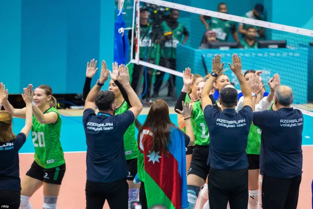 جانب من مباريات كرة الطائرة التي انطلقت الخميس (واس)