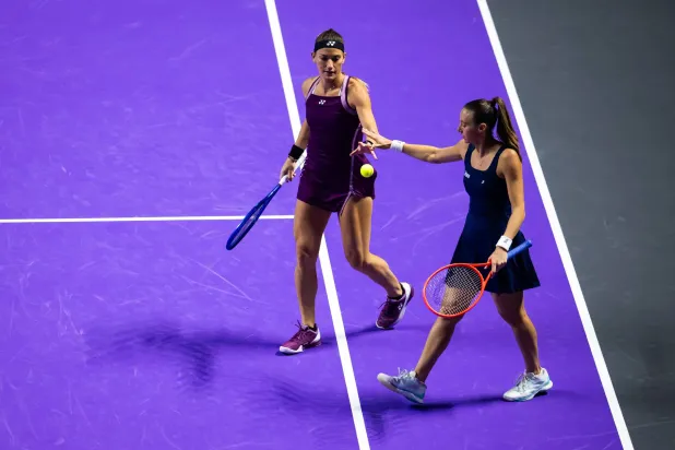 البرازيلية لويسا ستيفاني والمجرية تيميا بابوش (اتحاد التنس للمحترفات).