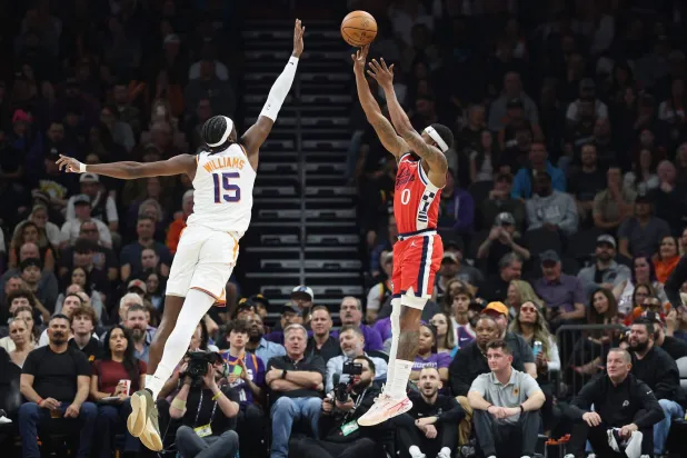 فينيكس صنز هزم ضيفه لوس أنجليس كليبرز (إ.ب.أ)