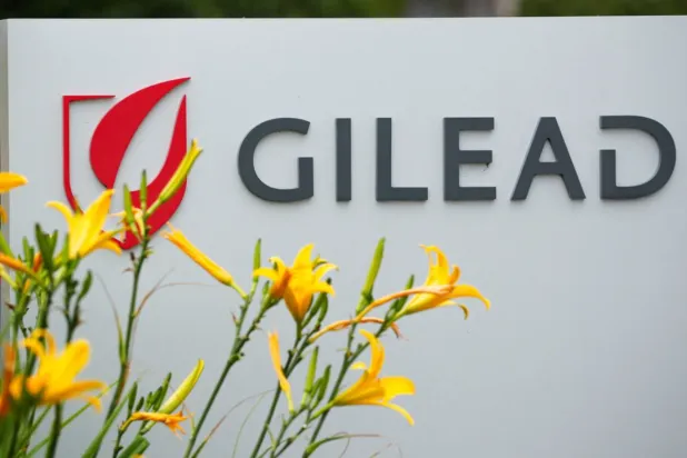Gilead Sciences Inc pharmaceutical company is seen in Oceanside, California, US, April 29, 2020. REUTERS/Mike Blake/File Photo 
