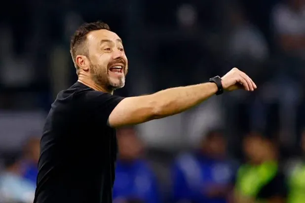 الإيطالي روبرتو دي تشيربي المدير الفني لفريق أولمبيك مارسيليا (رويترز)