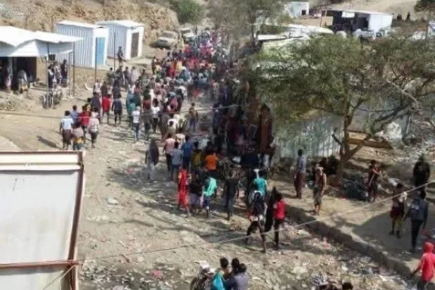 جانب من تجمعات المهاجرين غير الشرعيين في أطراف محافظة صعدة (إعلام محلي)