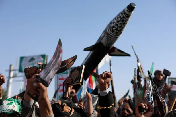 منذ انقلاب الحوثيين على الشرعية اعتقلوا آلاف اليمنيين (رويترز)