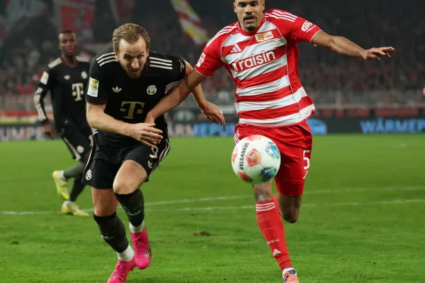 بايرن ميونيخ انتزع نقطة من يونيون برلين (إ.ب.أ)