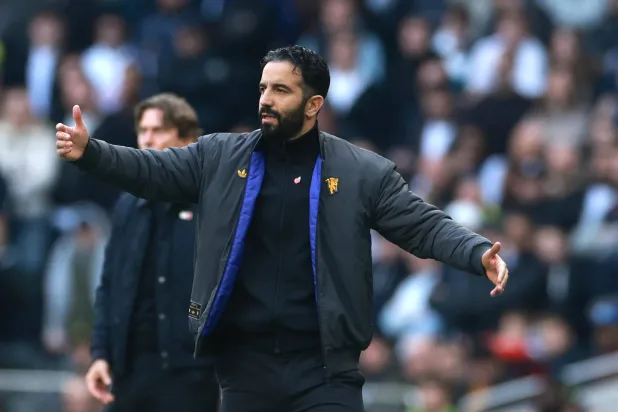 روبن أموريم مدرب مانشستر يونايتد (إ.ب.أ)