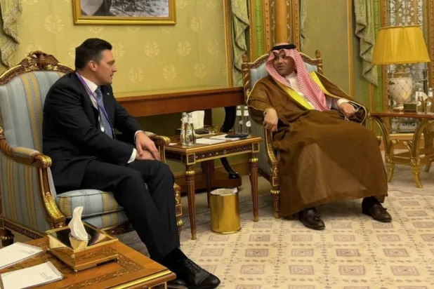Nikolai Podguzov met with Saudi Deputy Minister of Finance for International Relations Khalid Bawazier on the sidelines of FII held in Riyadh. Photo: Podguzov’s LinkedIn account