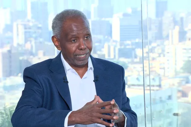 المحبوب عبد السلام خلال المقابلة (الشرق الأوسط)