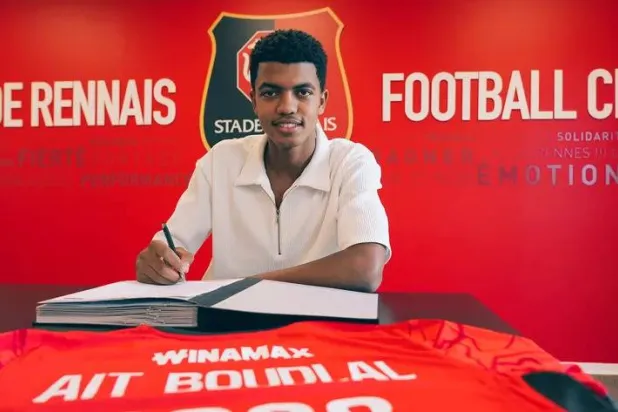 المدافع الشاب عبد الحميد آيت بودلال (نادي رين)