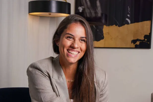 سارة حمودة مؤسّسة «شوكولاته دبي»: لندن و«هارودز» يشكلان الحنين لطفولتي