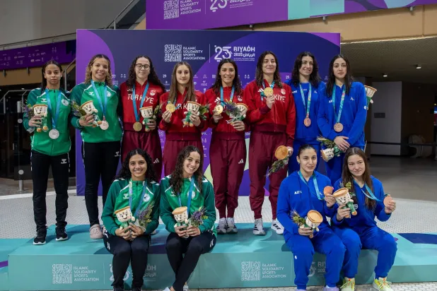 لاعبات تركيا تصدرن السباحة (ألعاب التضامن الإسلامي)
