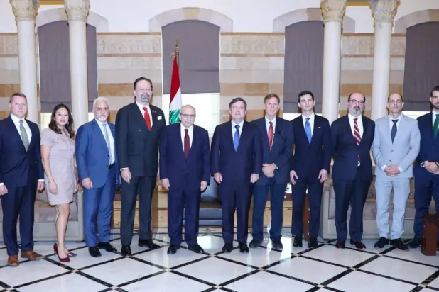 رئيس الحكومة اللبنانية نواف سلام يستقبل وفد «الخزانة» الأميركية برئاسة نائب مساعد الرئيس والمدير الأول لمكافحة الإرهاب في مجلس الأمن القومي الأميركي الدكتور سيباستيان غوركا (رئاسة الحكومة)