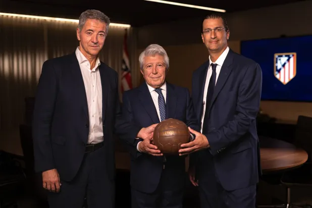 قادة أتلتيكو مدريد يرحبون بالملاك الجدد (نادي أتلتيكو مدريد)