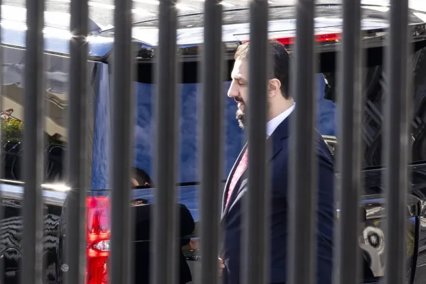 Suriye Cumhurbaşkanı Ahmed eş-Şera, ABD Başkanı Donald Trump ile görüşmek üzere Beyaz Saray'a geldi. (EPA)