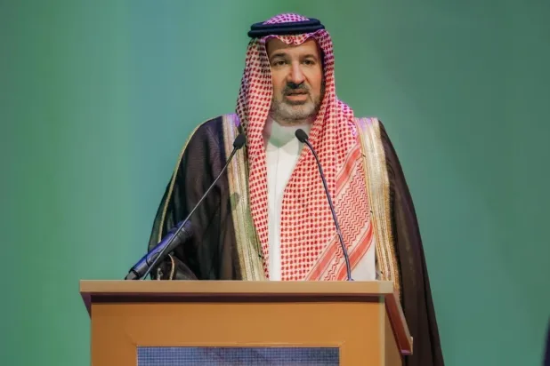 الأمير فيصل بن سلمان يتحدث خلال افتتاح أعمال «مؤتمر ومعرض الحج» بنسخته الخامسة في جدة (واس)