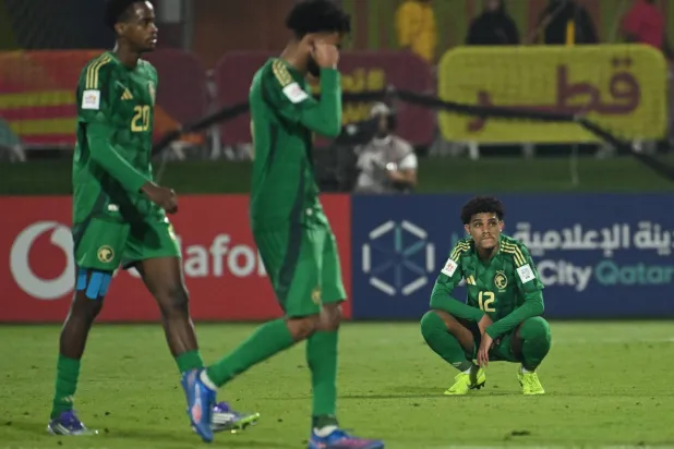 حسرة لاعبي المنتخب السعودي بعد الوداع المونديالي (تصوير: علي خمج) 