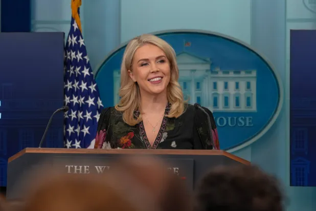 المتحدثة باسم البيت الأبيض كارولين ليفيت (د.ب.أ)