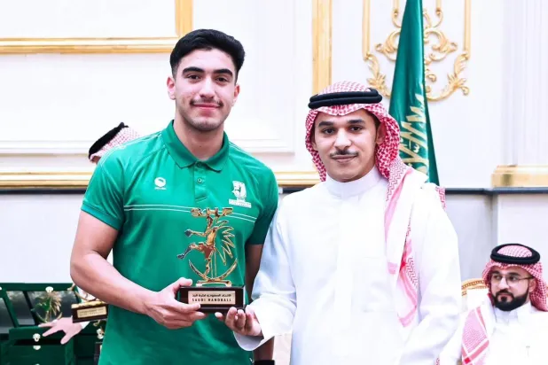 حسن هلال رئيس الاتحاد السعودي لكرة اليد خلال حفل التكريم (الشرق الأوسط) 