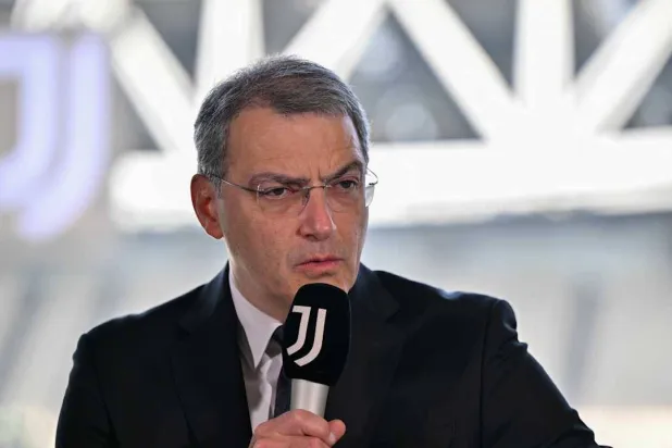 الفرنسي داميان كومولي (نادي يوفنتوس)