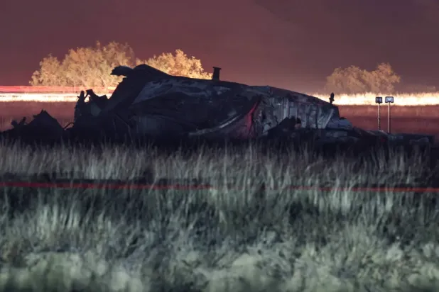 Gürcistan'da düşen C-130 askeri kargo uçağının enkazı (AFP)