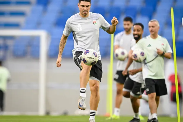 وصل المنتخبان الإماراتي والعراقي إلى هذه المرحلة بعد إخفاقهما بالتأهل في التصفيات الآسيوية (المنتخب الإماراتي)