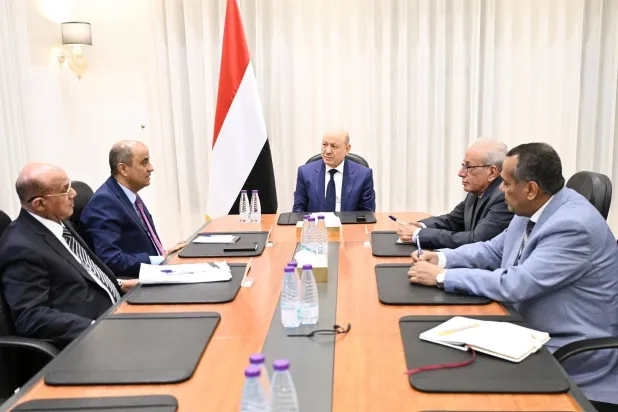 تدابير يمنية لإنهاء الازدواج في الوظائف الحكومية