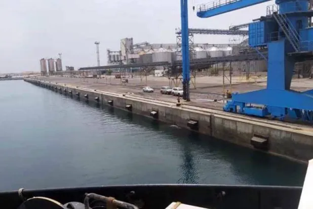 الحوثيون يعملون على استغلال ميناء الصليف للتهرب من العقوبات واستئناف نشاطهم الاقتصادي (إعلام حوثي)