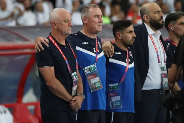 غراهام أرنولد المدير الفني لمنتخب العراق (رويترز)