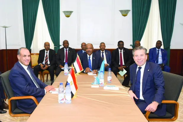 
اجتماع ثلاثي بين وزيرَي خارجية مصر والسودان ووكيل الأمين العام للأمم المتحدة للشؤون الإنسانية (الخارجية المصرية)