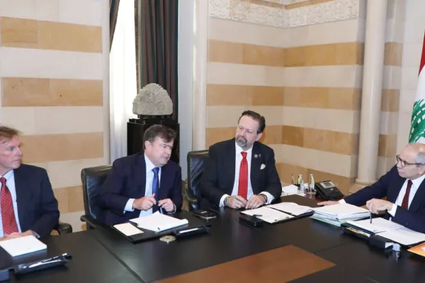 رئيس الحكومة اللبنانية نواف سلام يستقبل وفد وزارة الخزانة الأميركية في بيروت الاثنين (رئاسة الحكومة)