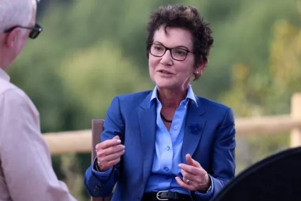 ماري دالي خلال ندوة «جاكسون هول» الاقتصادية في وايومنغ يوم 21 أغسطس 2025 (رويترز)