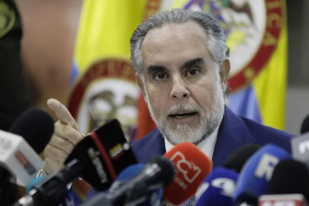 وزير الداخلية الكولومبي أرماندو بينيديتي 22 أبريل 2025 (أ.ف.ب)