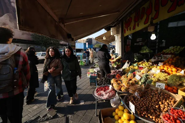 صورة لأحد شوارع العاصمة الإيرانية طهران (أ.ف.ب)