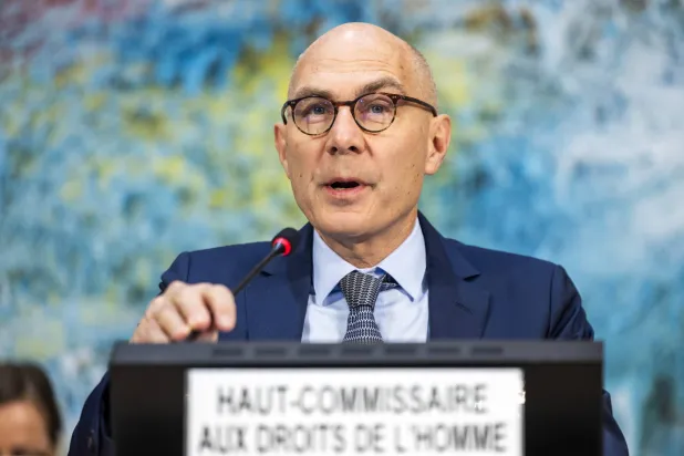 المفوض السامي للأمم المتحدة لحقوق الإنسان فولكر تورك يتحدث عن الفاشر في جنيف (إ.ب.أ)