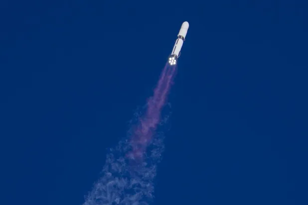 صاروخ «نيو غلين» (د.ب.أ)