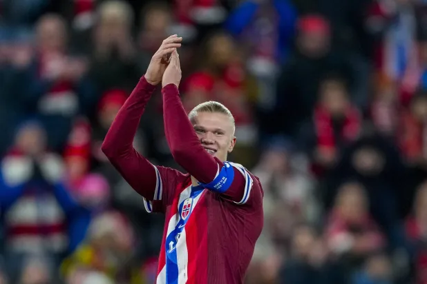 إرلينغ هالاند قائد منتخب النرويج (إ.ب.أ)